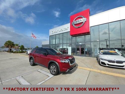 2022 Nissan Pathfinder SL 2WD