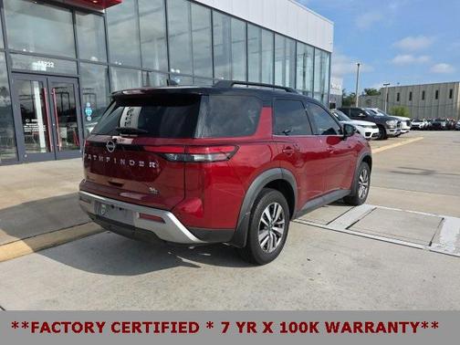 2022 Nissan Pathfinder SL 2WD