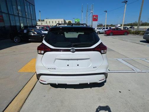 2024 Nissan Kicks SR