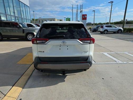 Blizzard Pearl 2019 Toyota RAV4 Limited