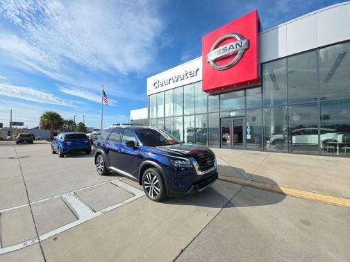 2025 Nissan Pathfinder Platinum 4WD