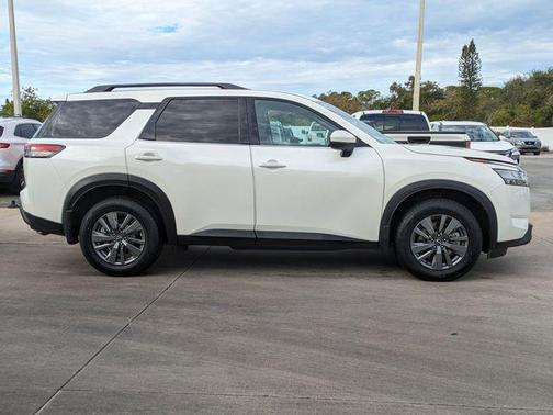2022 Nissan Pathfinder SV 4WD
