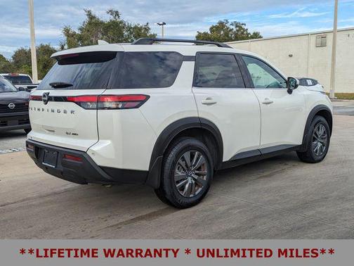 2022 Nissan Pathfinder SV 4WD