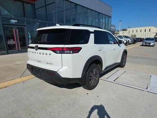 2022 Nissan Pathfinder SV 4WD