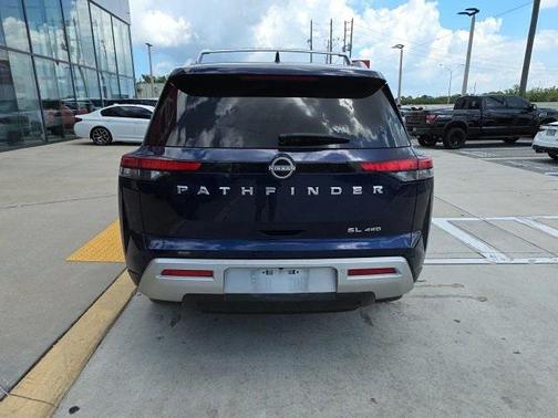 2022 Nissan Pathfinder SL 4WD