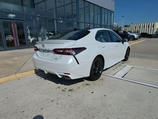 Wind Chill Pearl 2021 Toyota Camry XSE