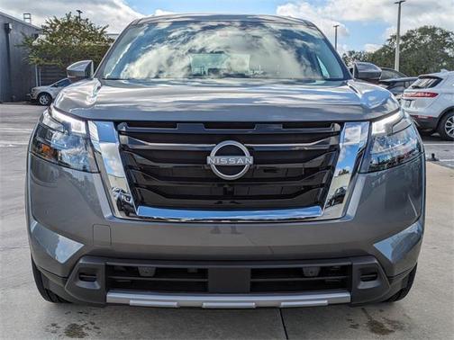 2025 Nissan Pathfinder SL FWD