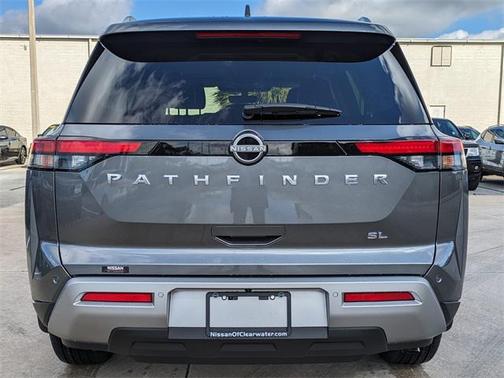 2025 Nissan Pathfinder SL FWD