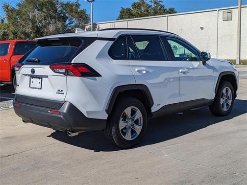 2024 Toyota RAV4 Hybrid XLE