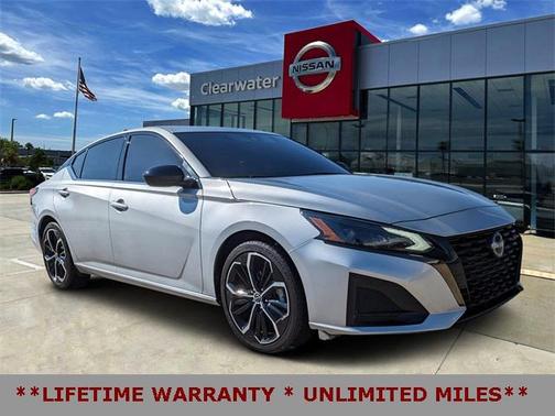 2023 Nissan Altima SR FWD