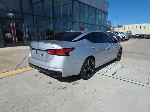2023 Nissan Altima SR FWD