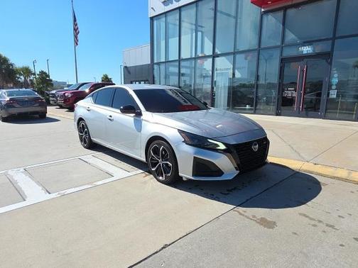2023 Nissan Altima SR FWD
