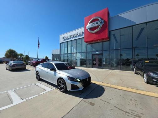 2023 Nissan Altima SR FWD