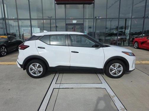 2021 Nissan Kicks S