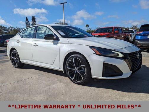 2023 Nissan Altima SR Intelligent AWD