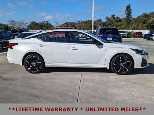 2023 Nissan Altima SR Intelligent AWD