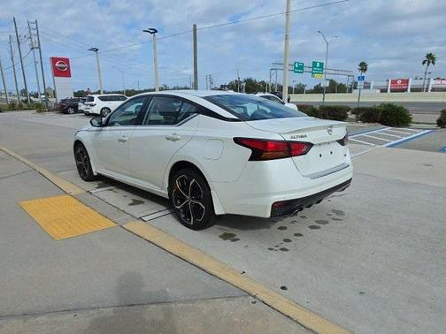 2023 Nissan Altima SR Intelligent AWD