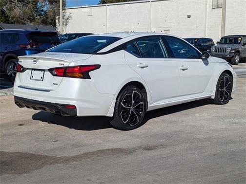 2023 Nissan Altima SR Intelligent AWD