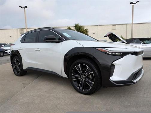 Wind Chill Pearl w/Black Roof 2023 Toyota bZ4X Limited