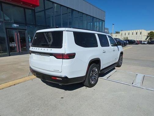2024 Jeep Wagoneer L Series II 4x2