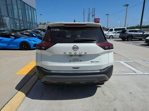 2022 Nissan Rogue SV