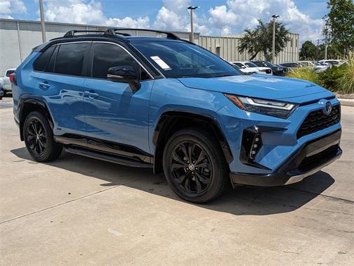2022 Toyota RAV4 Hybrid SE