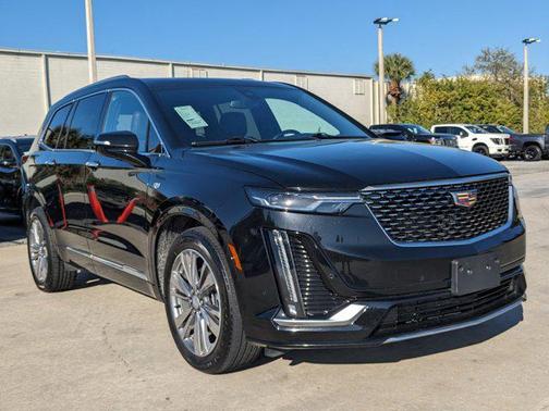 2022 Cadillac XT6 Premium Luxury AWD
