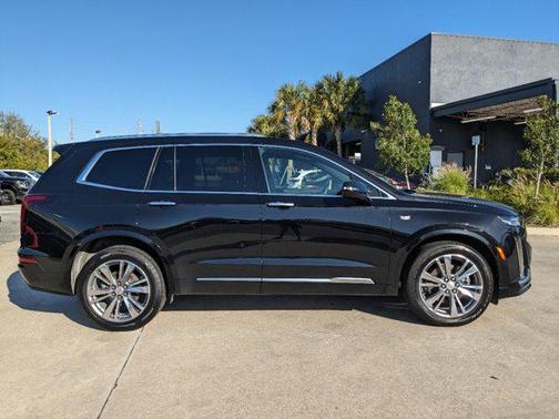 2022 Cadillac XT6 Premium Luxury AWD