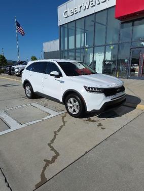 Glacial White Pearl 2023 Kia Sorento LX