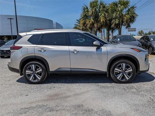 2025 Nissan Rogue SL