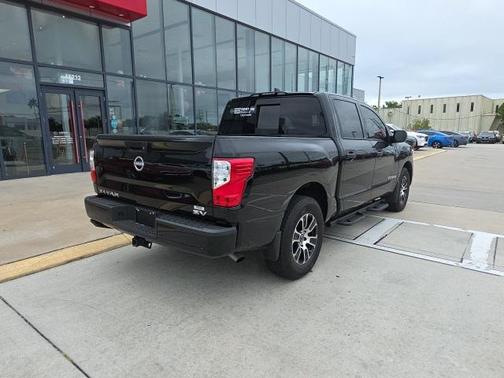 2024 Nissan Titan SV