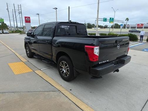 2024 Nissan Titan SV