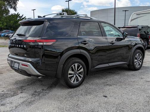 2025 Nissan Pathfinder SL FWD