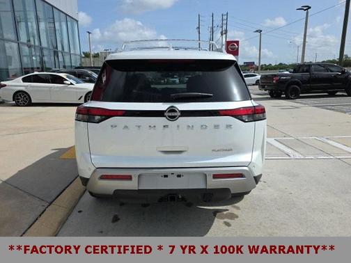 2025 Nissan Pathfinder Platinum FWD