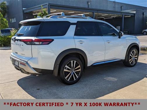 2025 Nissan Pathfinder Platinum FWD
