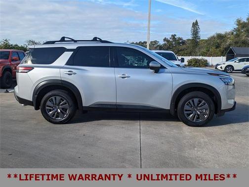 2023 Nissan Pathfinder SV FWD