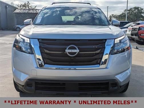 2023 Nissan Pathfinder SV FWD