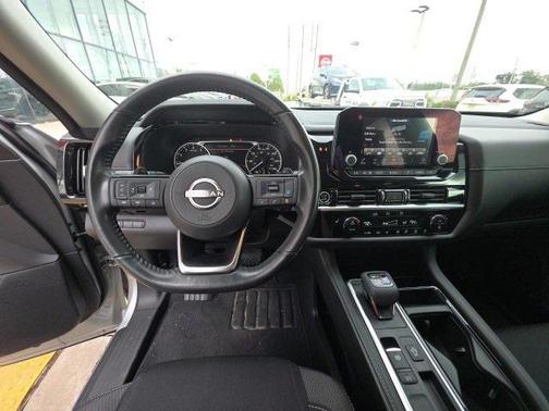 2023 Nissan Pathfinder SV FWD