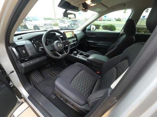2023 Nissan Pathfinder SV FWD