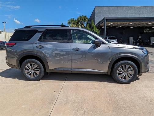 2025 Nissan Pathfinder SV FWD
