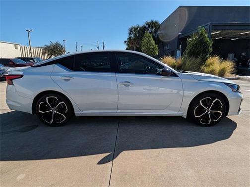 2024 Nissan Altima SR FWD