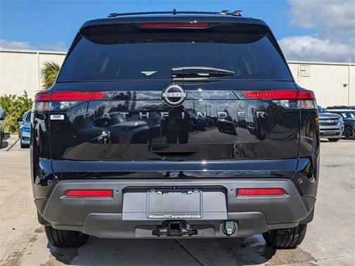 2025 Nissan Pathfinder SV FWD