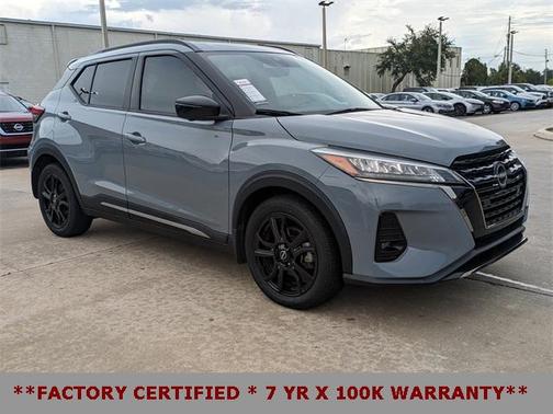 2022 Nissan Kicks SR
