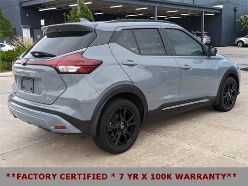 2022 Nissan Kicks SR