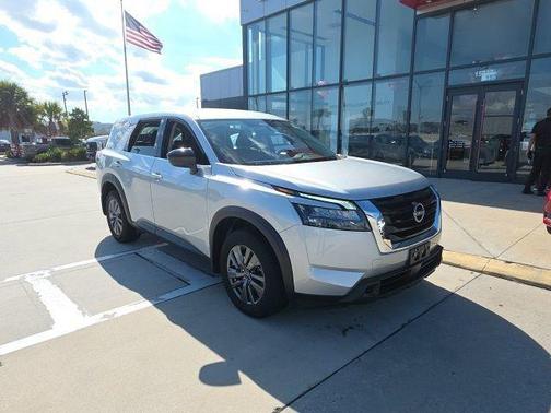 2024 Nissan Pathfinder S 4WD
