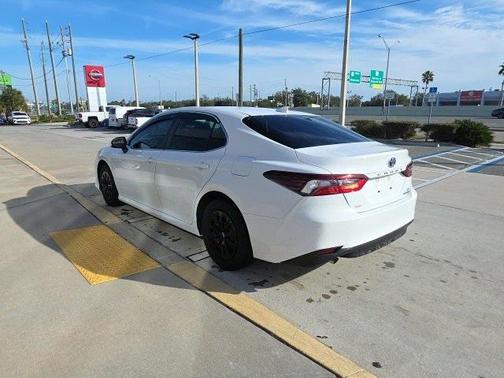 2022 Toyota Camry LE