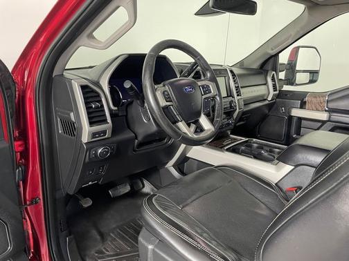 RUBY RED METALLIC 2019 Ford F-250 LARIAT