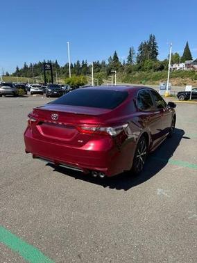 Pearl 2018 Toyota Camry SE