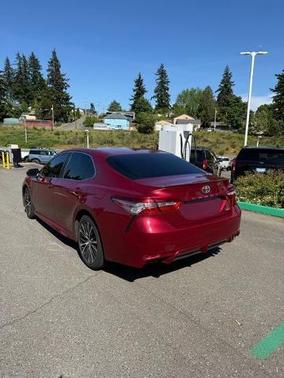 Pearl 2018 Toyota Camry SE