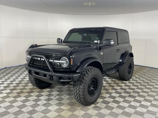 SHADOW BLACK 2023 Ford Bronco WILDTRAK